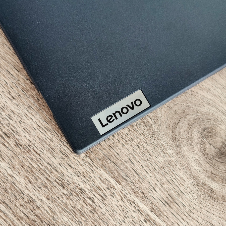 Огляд Lenovo ThinkPad T16 Gen 1