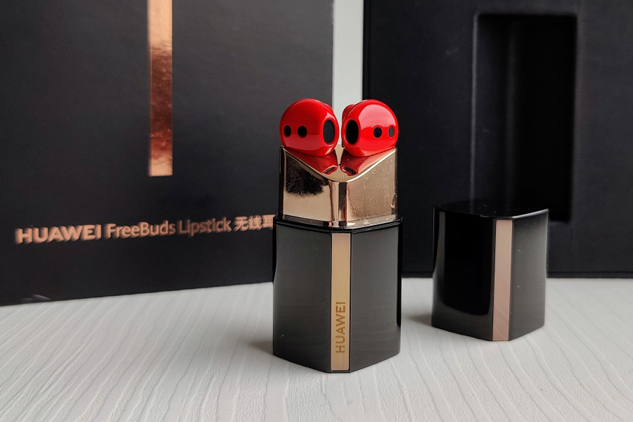 Огляд Huawei FreeBuds Lipstick (фото itsider.com.ua)